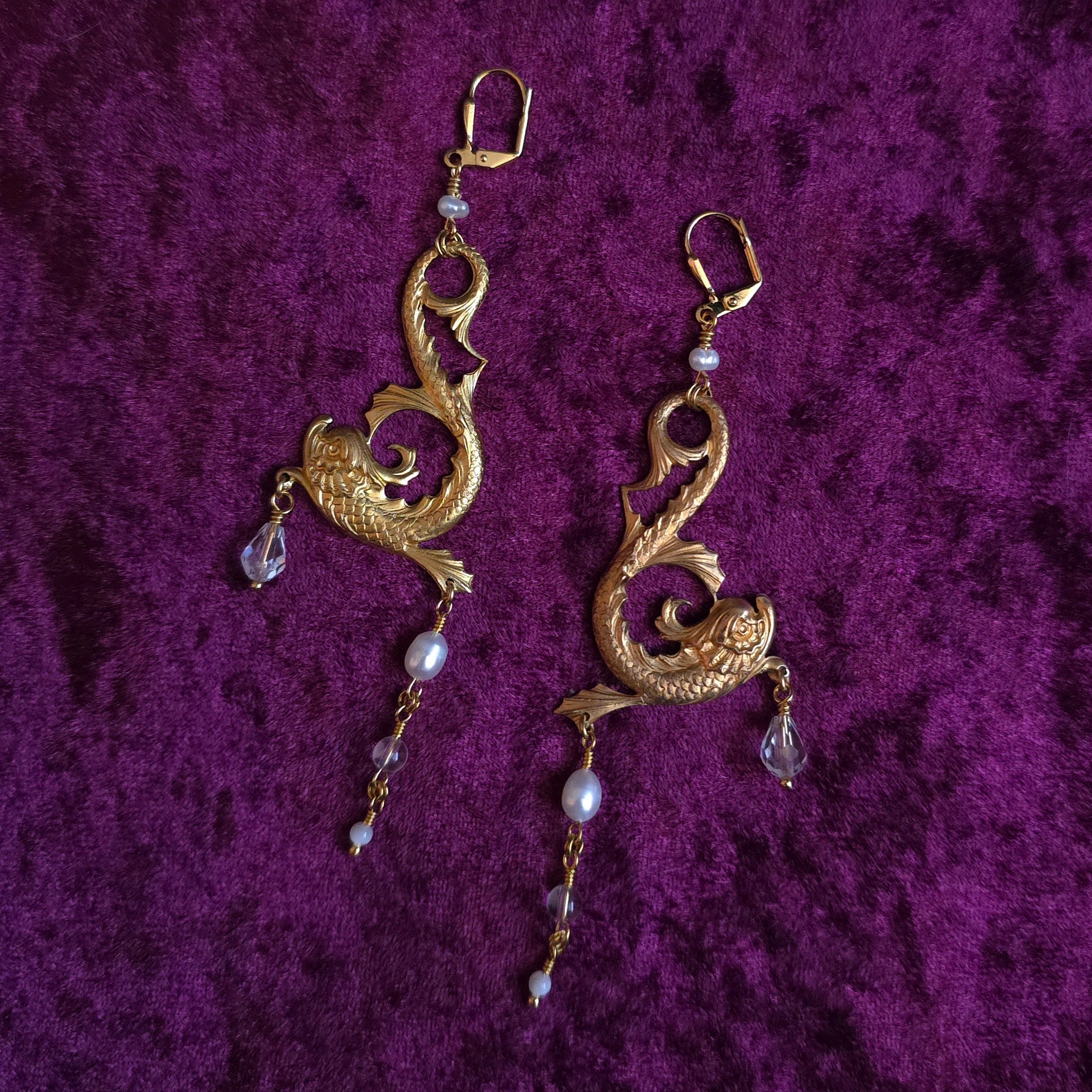 HOUSE TULLY | Gold & Pearl Fantasy Inspired Earrings