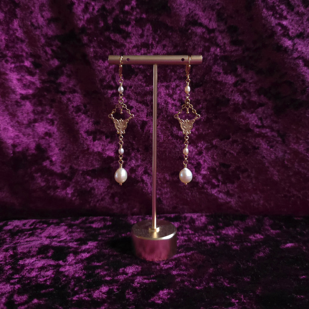 NUANCE | Gold & Pink Pearl Renaissance Inspired Statement Earrings