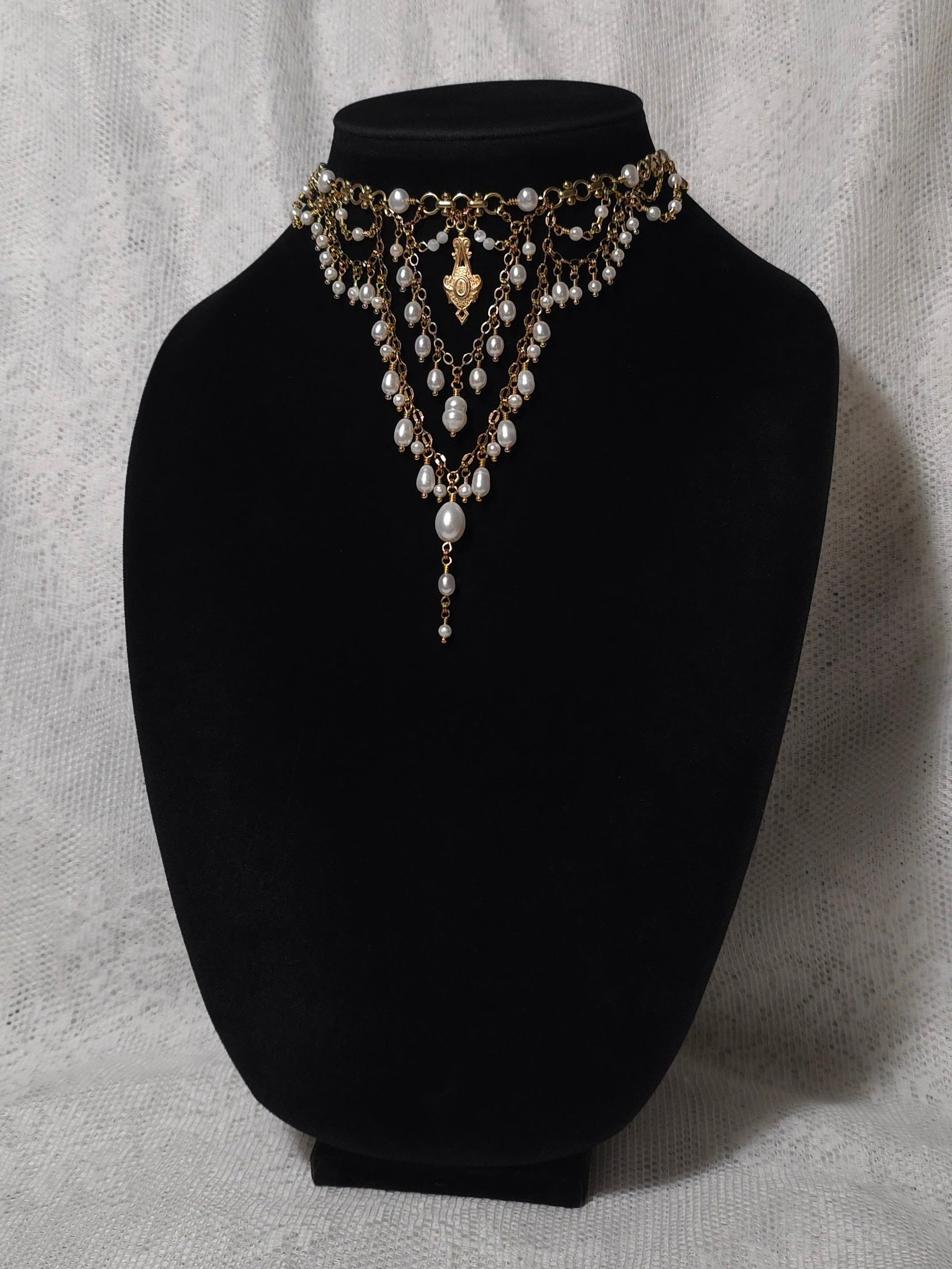 SPLENDOR | Gold & Pearl Renaissance Inspired Statement Choker