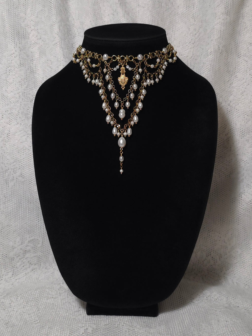 SPLENDOR | Gold & Pearl Renaissance Inspired Statement Choker