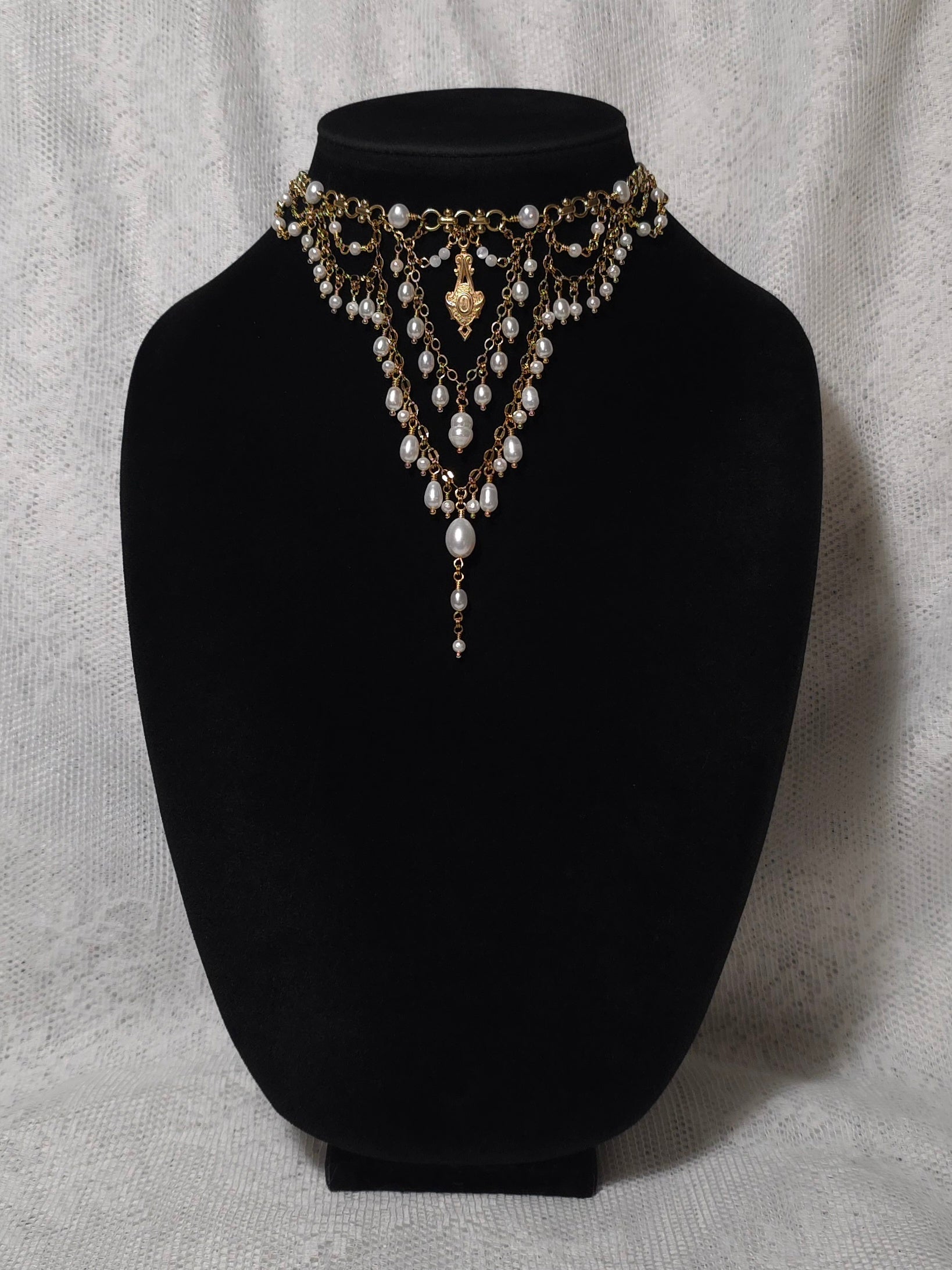 SPLENDOR | Gold & Pearl Renaissance Inspired Statement Choker