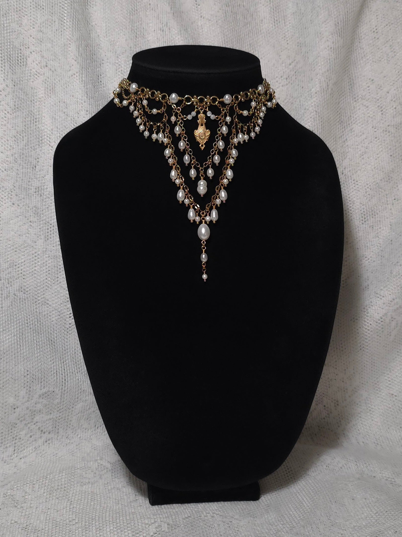 SPLENDOR | Gold & Pearl Renaissance Inspired Statement Choker
