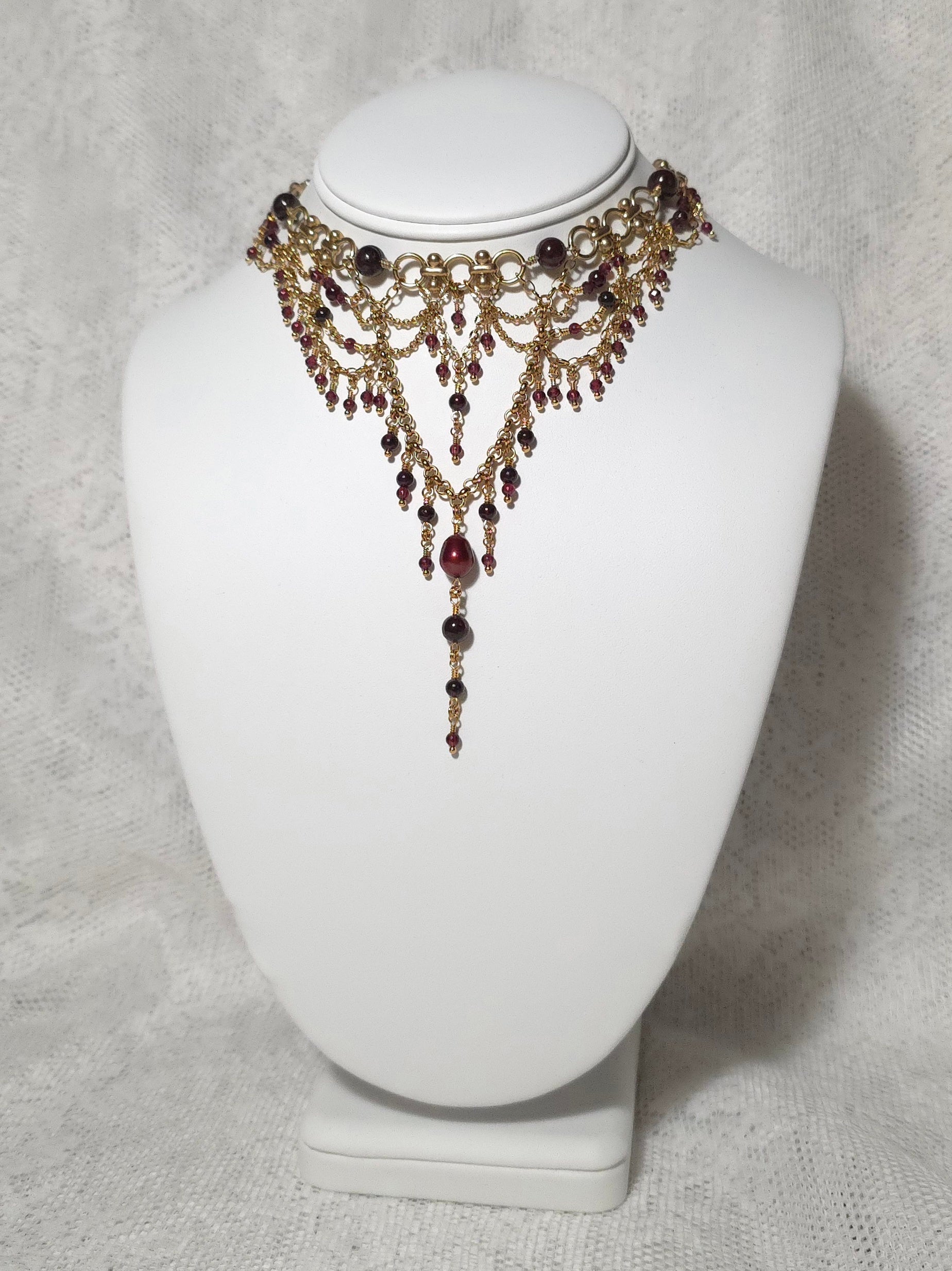 QUEEN WHO NEVER WAS | Gold & Garnet Statement Choker