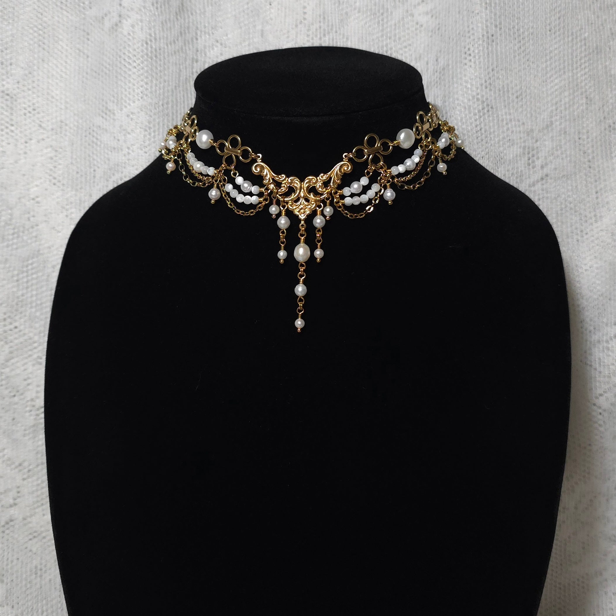 IDYLL DAY | Gold & Pearl Renaissance Inspired Choker