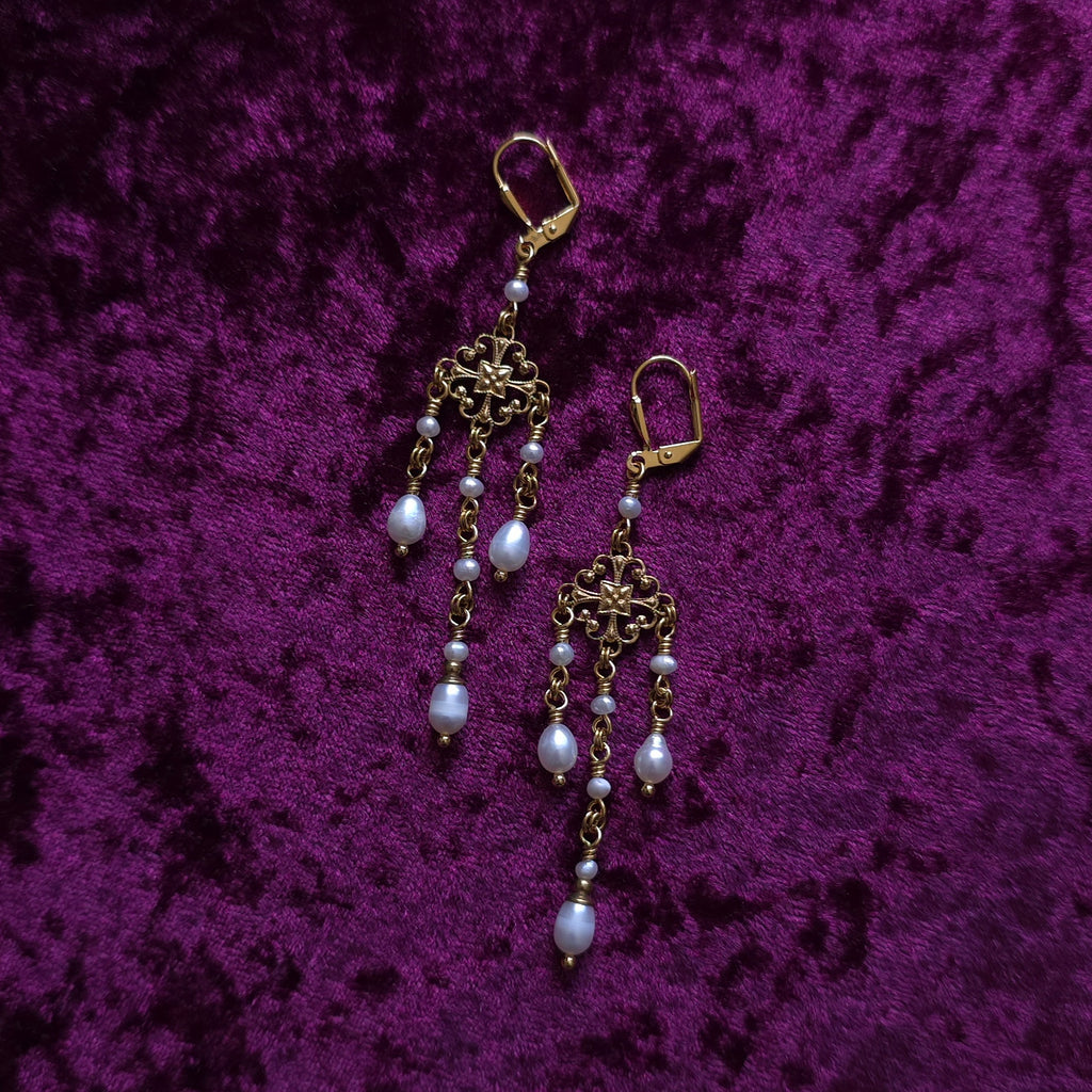 MIGNARDISE | Freshwater Pearl Renaissance Inspired Earrings