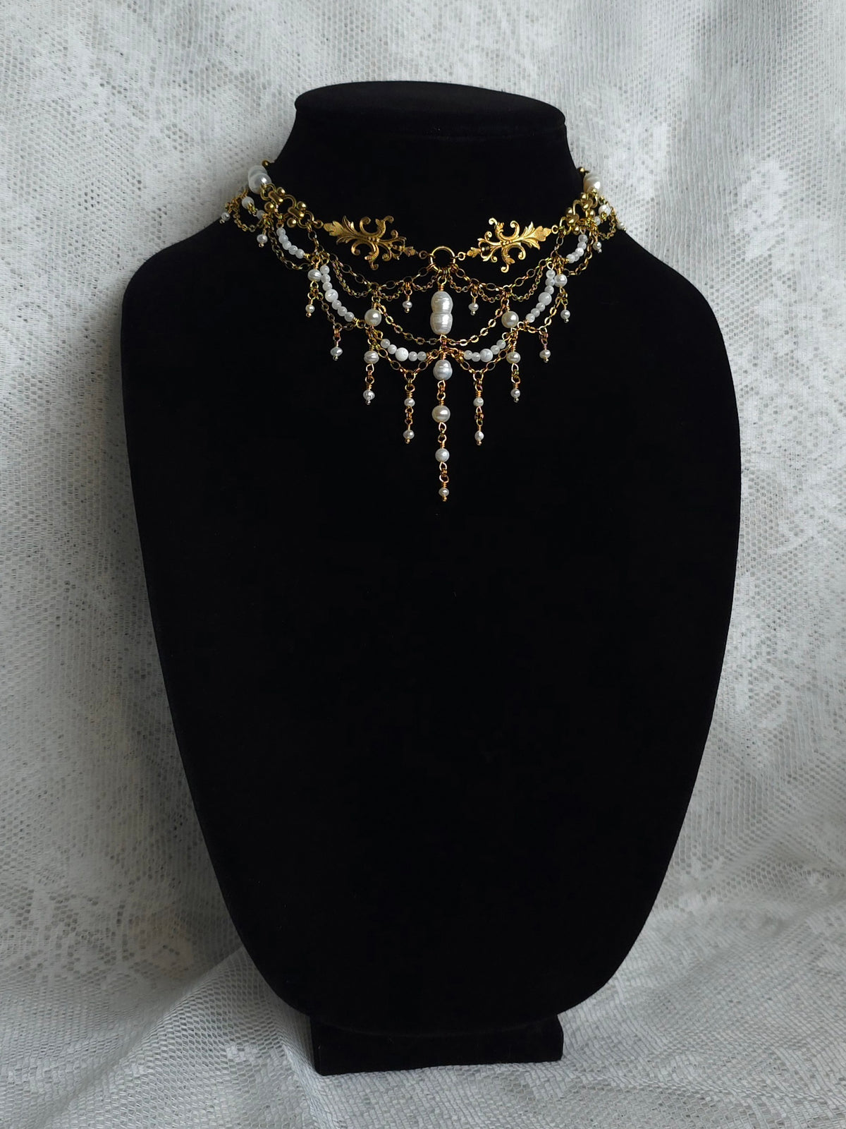 RENAISSANCE | Pearl & Gold Renaissance Inspired Brass Choker