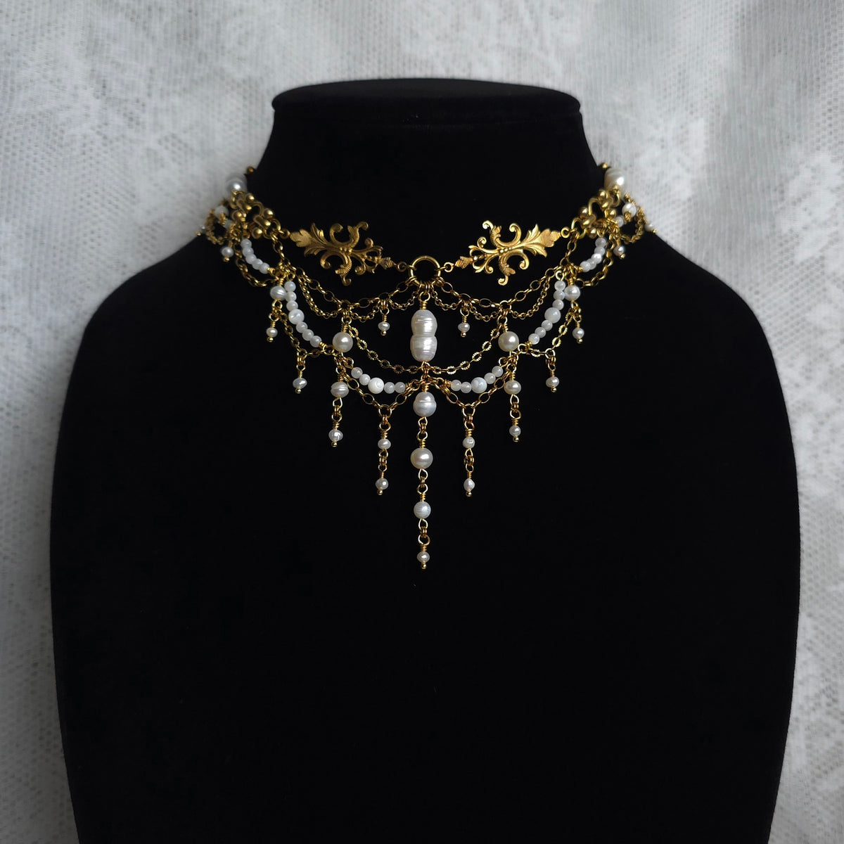 RENAISSANCE | Pearl & Gold Renaissance Inspired Brass Choker