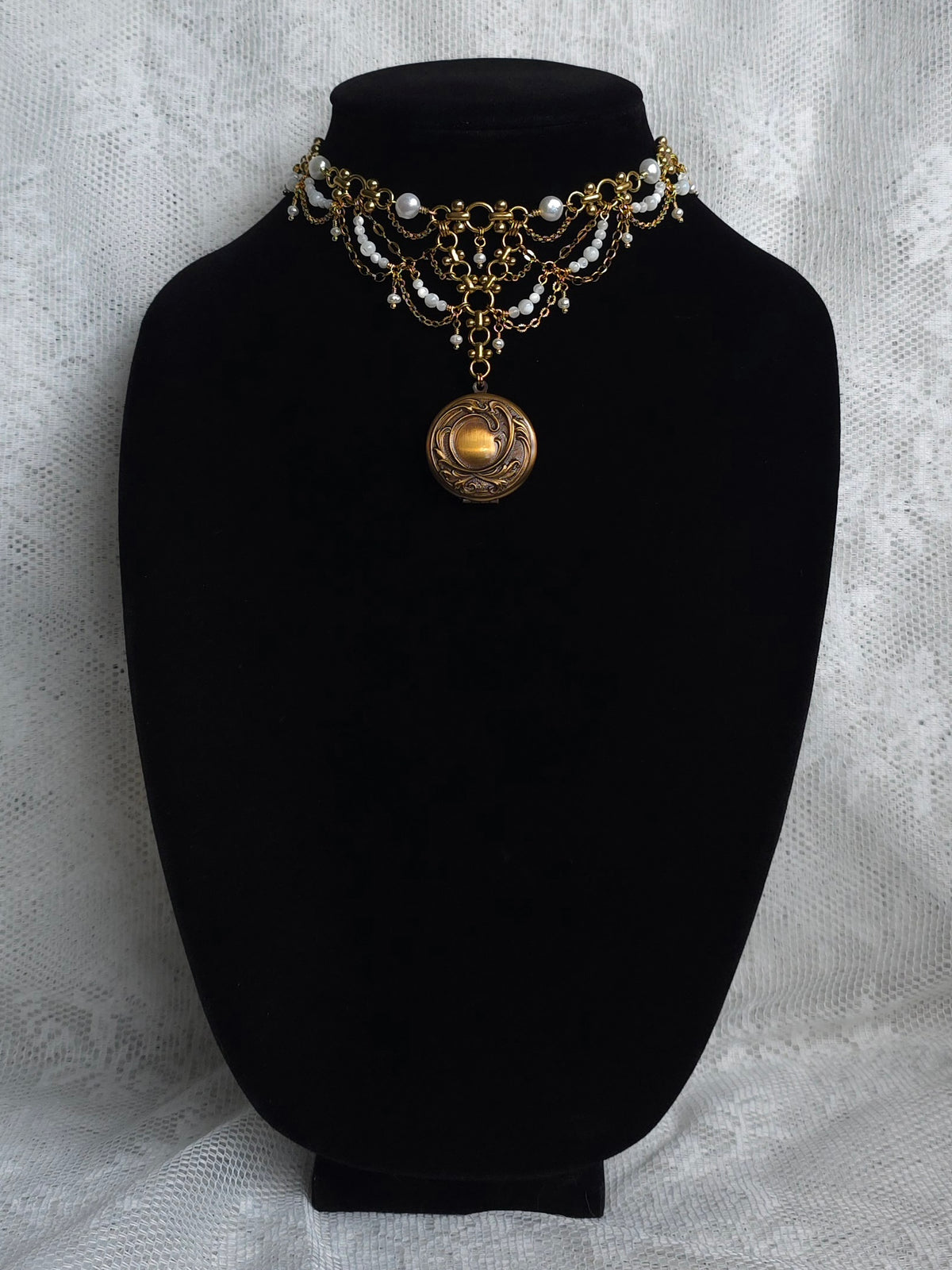 HEART'S REVERIE | Pearl & Gold Renaissance Inspired Brass Locket Choker