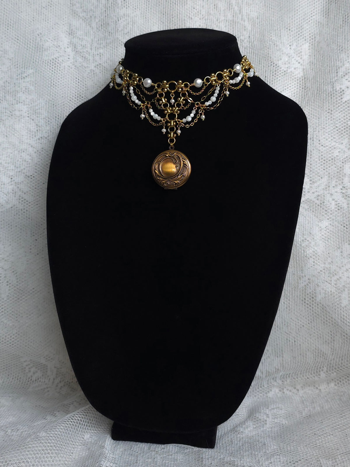 HEART'S REVERIE | Pearl & Gold Renaissance Inspired Brass Locket Choker