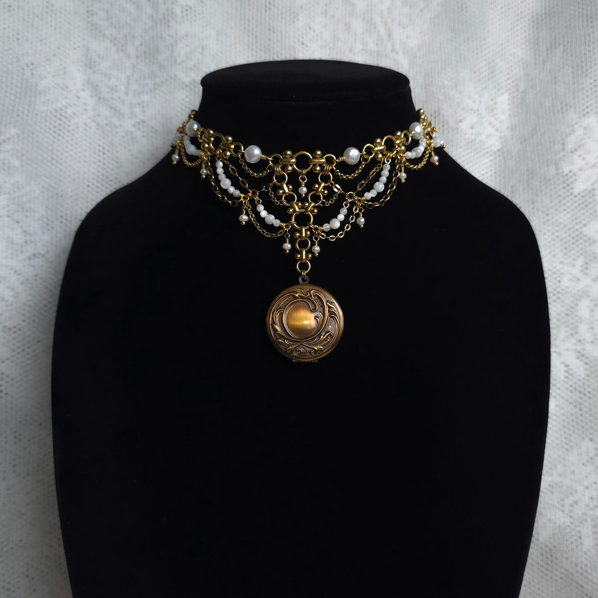 HEART'S REVERIE | Pearl & Gold Renaissance Inspired Brass Locket Choker