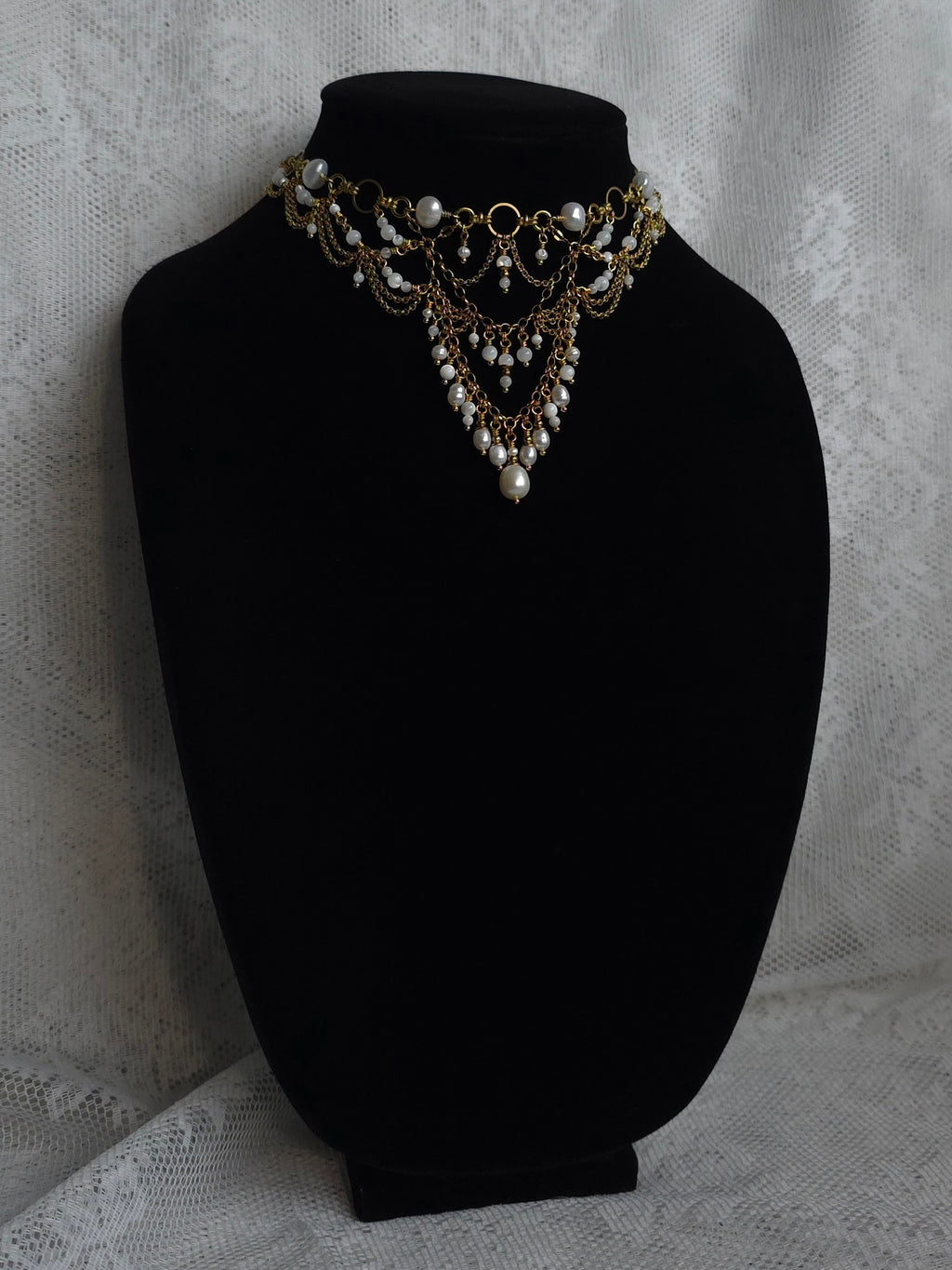 MAJESTY'S BROCADE | Pearl & Gold Renaissance Inspired Brass Choker