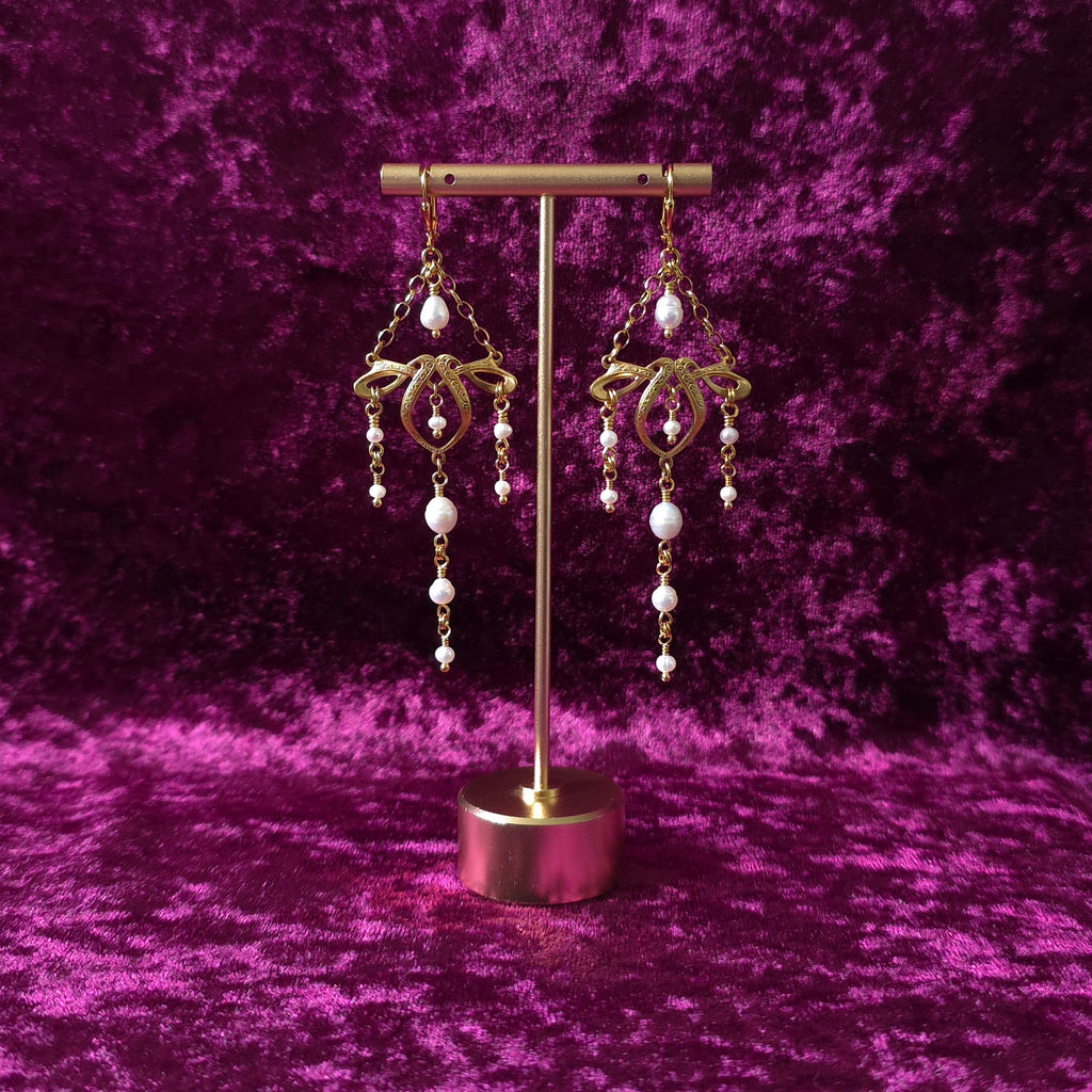 SAPID | Freshwater Pearl Renaissance Inspired Earrings